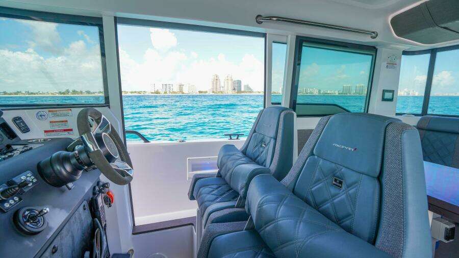 2024 Axopar 37 XC Cross Cabin