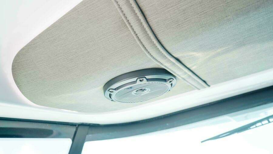 2024 Axopar 37 XC Cross Cabin