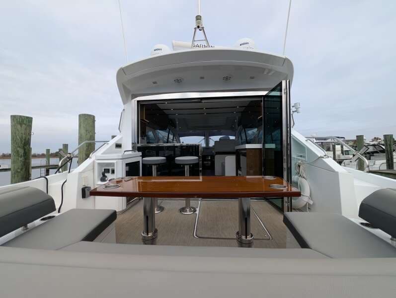 2022 Cruisers Yachts 54 Cantius