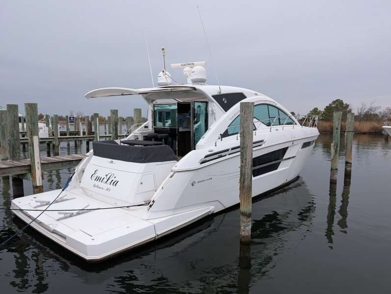 2022 Cruisers Yachts 54 Cantius