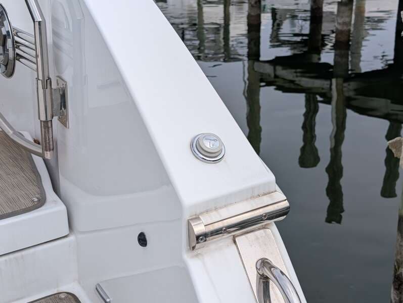 2022 Cruisers Yachts 54 Cantius