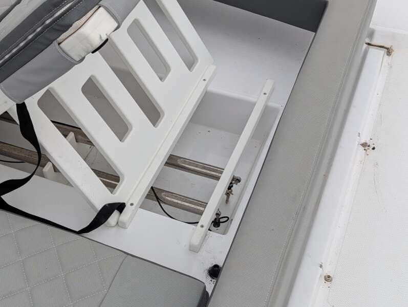 2022 Cruisers Yachts 54 Cantius