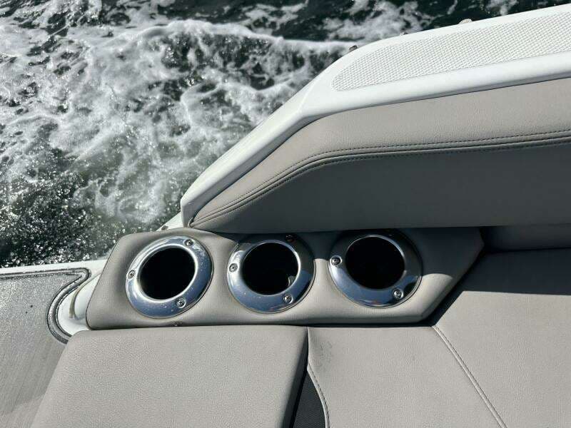 2022 Four Winns HD8 OB