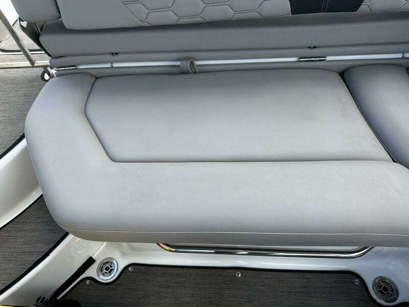 2022 Four Winns HD8 OB