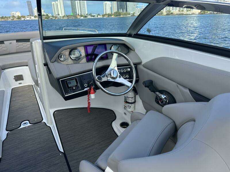 2022 Four Winns HD8 OB