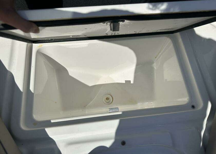 2022 Four Winns HD8 OB