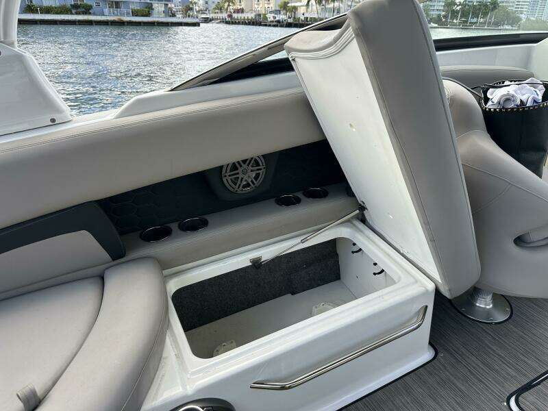 2022 Four Winns HD8 OB