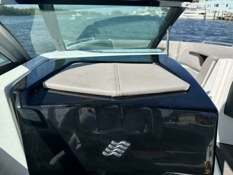 2022 Four Winns HD8 OB