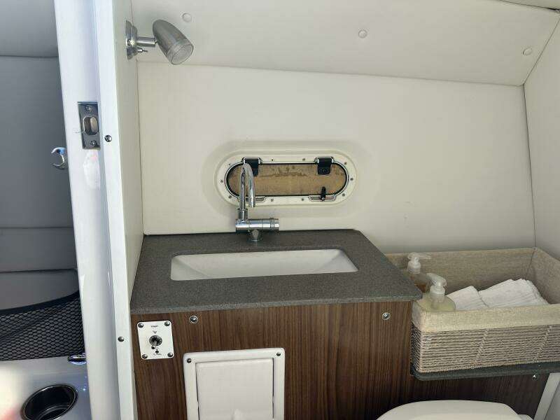 2022 Four Winns HD8 OB