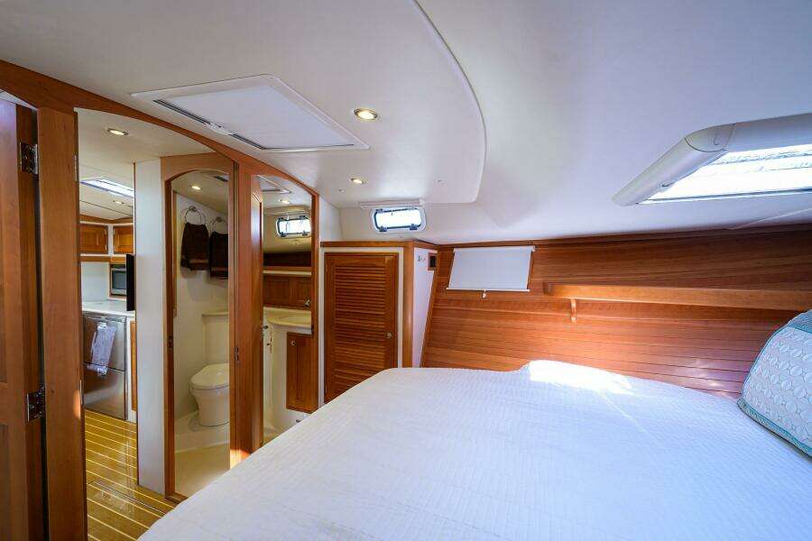 MJM 43 Scout - Interior Stateroom