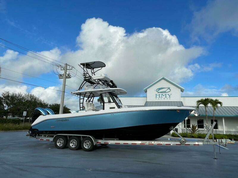 Everglades 335 Center Console -
