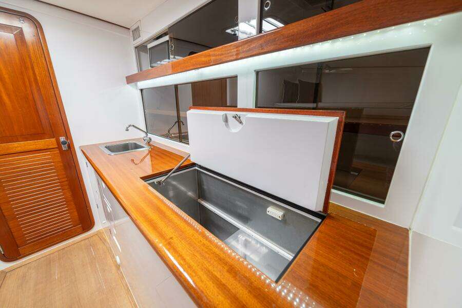 1991 Gamefisherman 40 Convertible "Sabe Nada"