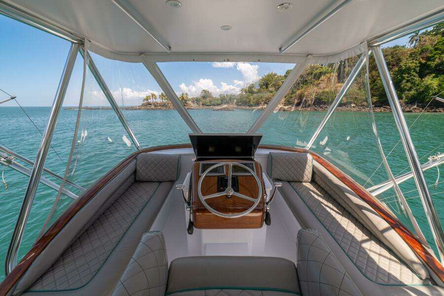 1991 Gamefisherman 40 Convertible "Sabe Nada" - Helm