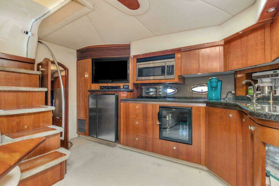 2005 50' Cruisers 500 Express Gratitude Galley
