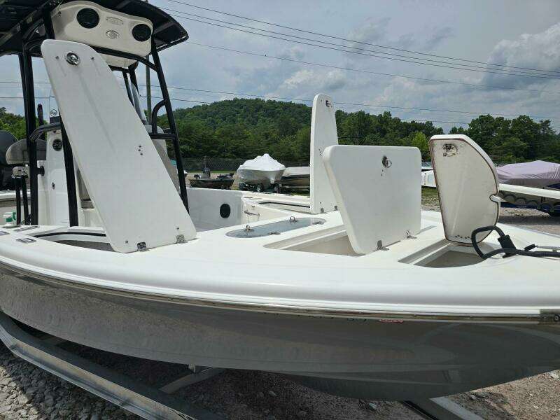 2023 Sea Pro 248 Bay