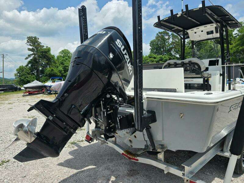 2023 Sea Pro 248 Bay