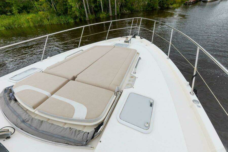 2021 Riviera 5400 Sport Yacht Platinum Edition