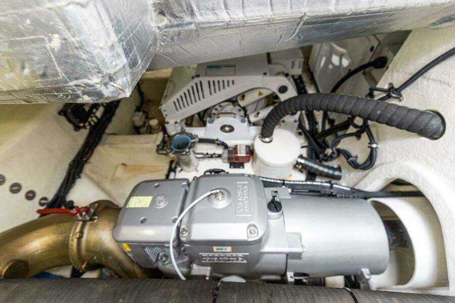 2021 Riviera 5400 Sport Yacht Platinum Edition