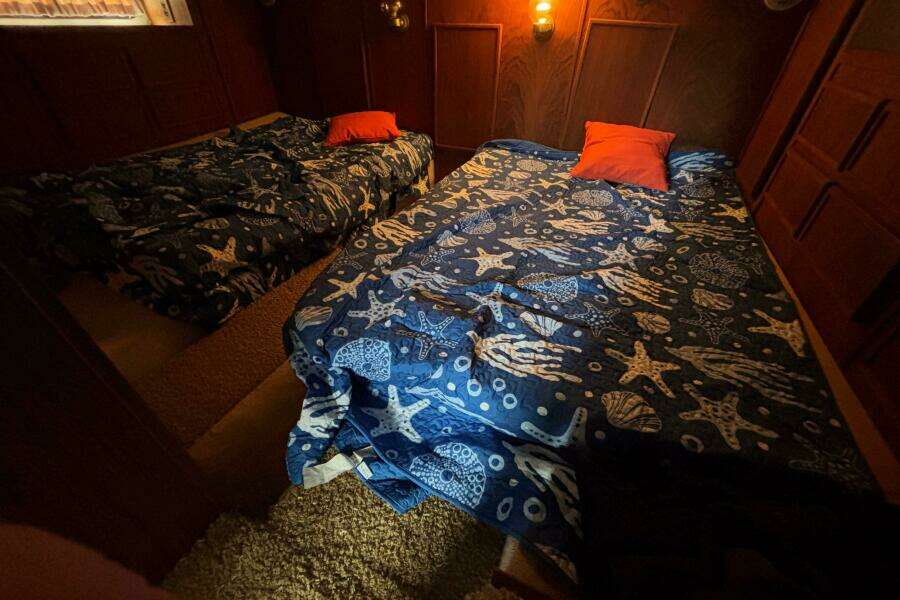 1994 Harbor Master 52 Coastal Cruiser