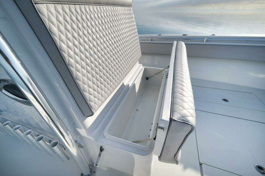 2021 Contender 39 ST