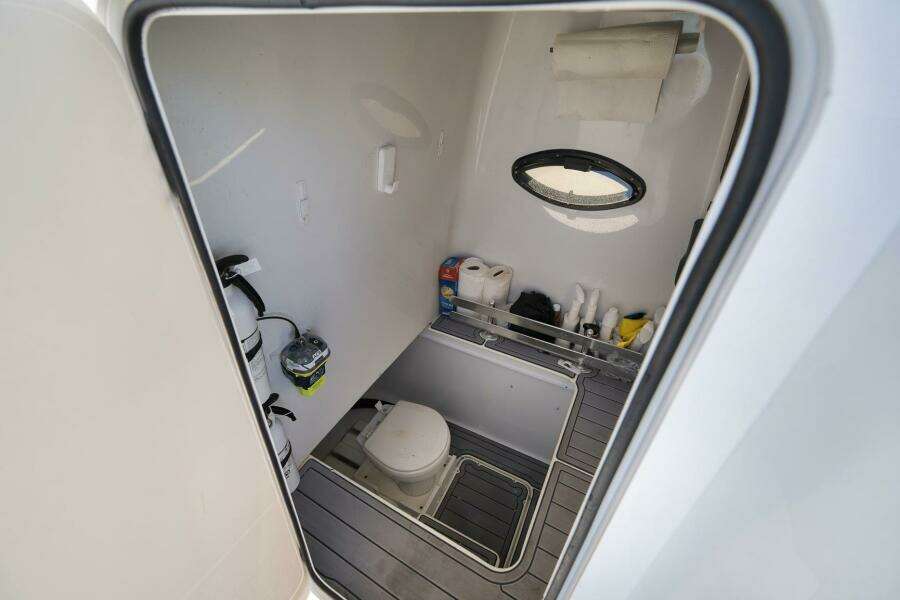 2021 Contender 39 ST