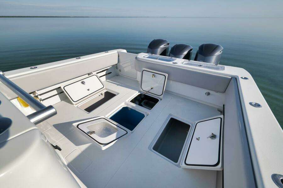 2021 Contender 39 ST