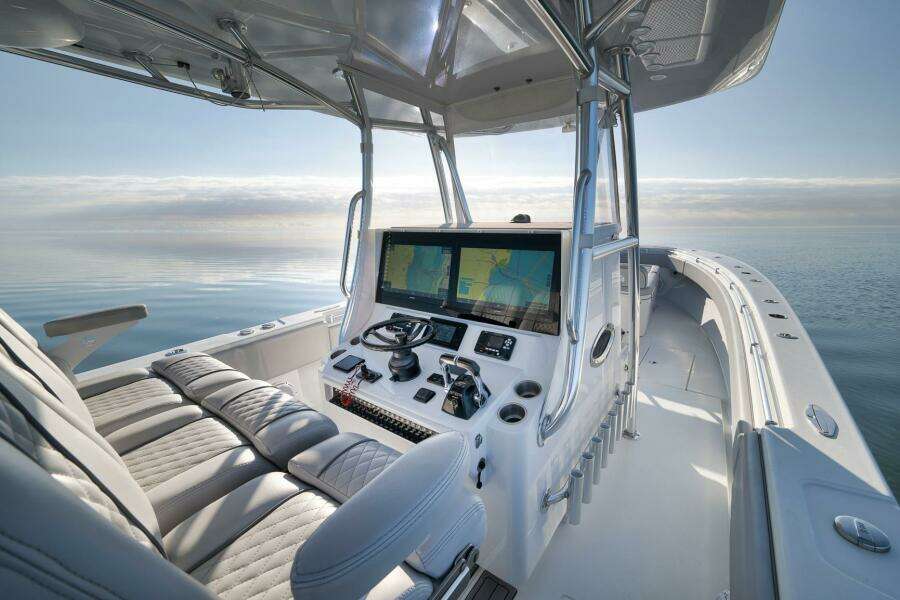 2021 Contender 39 ST