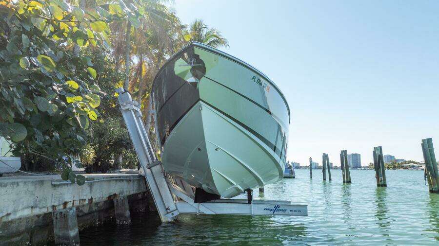 2024 Cigarette 42 Auroris