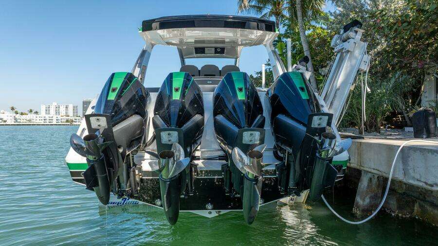 2024 Cigarette 42 Auroris