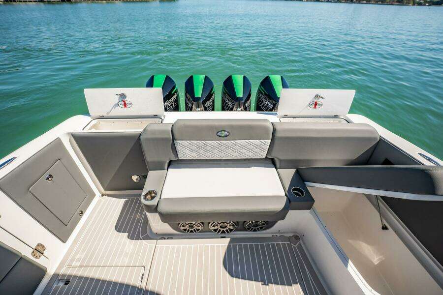 2024 Cigarette 42 Auroris