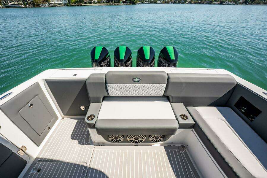 2024 Cigarette 42 Auroris