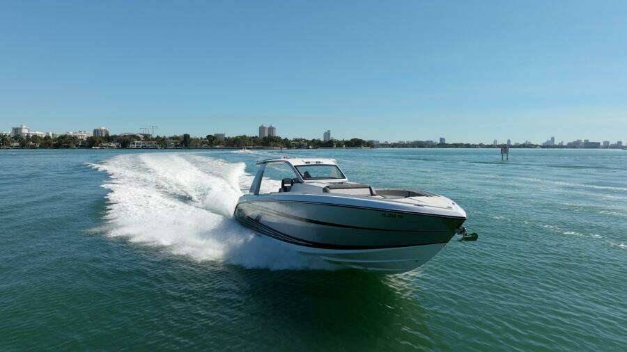 2024 Cigarette 42 Auroris