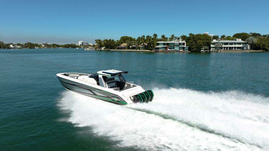 2024 Cigarette 42 Auroris