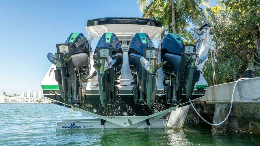 2024 Cigarette 42 Auroris