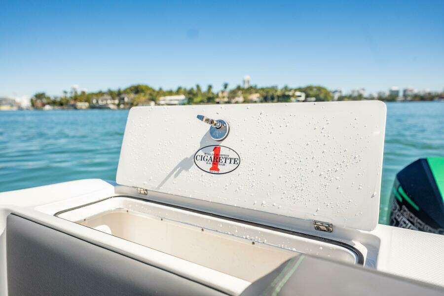 2024 Cigarette 42 Auroris