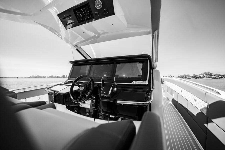 2024 Cigarette 42 Auroris