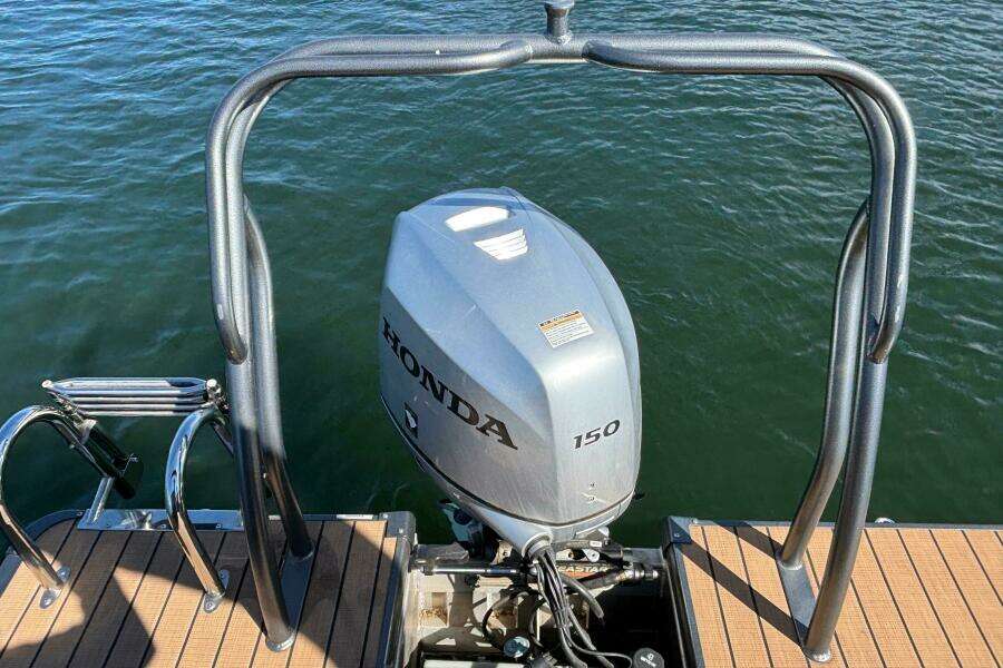 2018 Coach Pontoons 230 RF