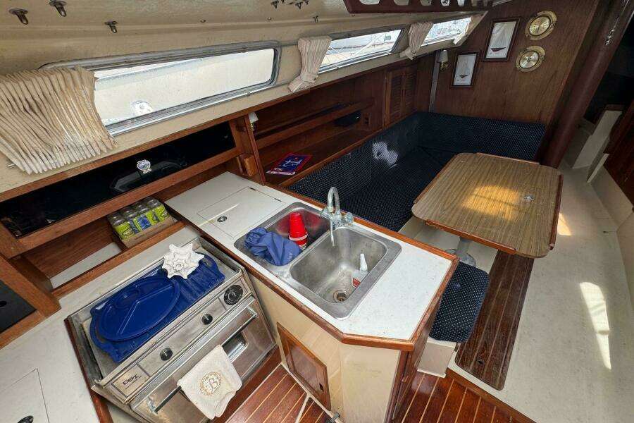 1986 Catalina 38