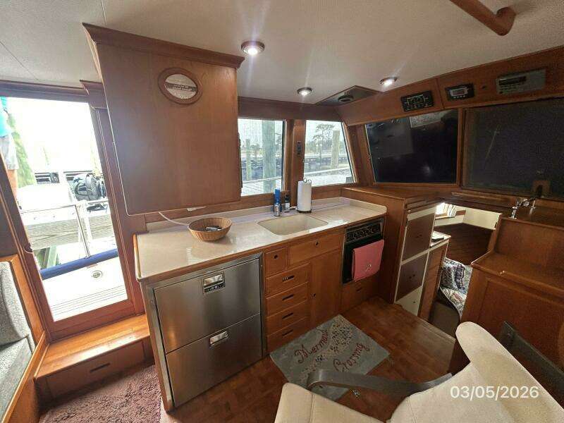 42' Grand Banks galley1