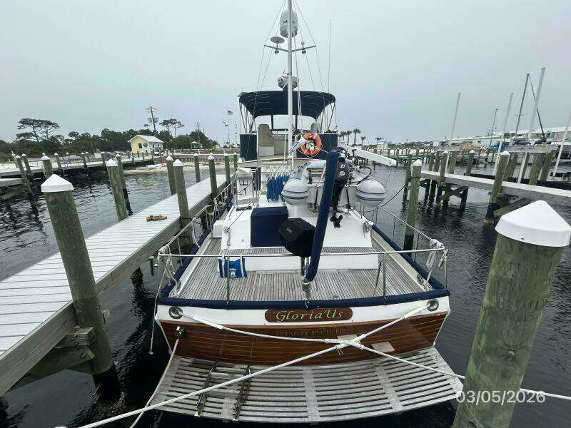 42' Grand Banks aft profile