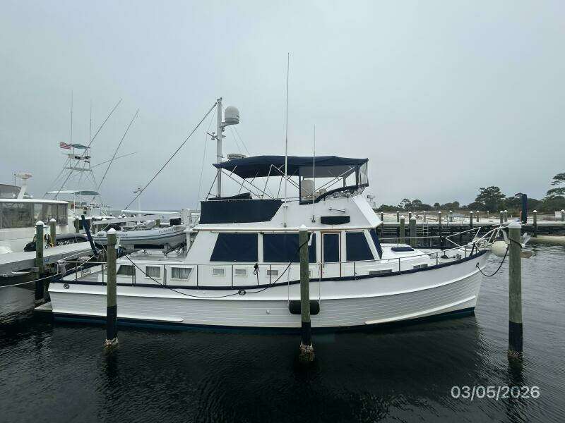 42' Grand Banks starboard profile