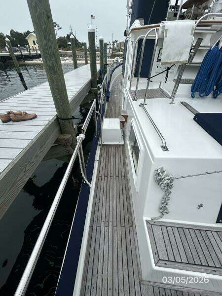42' Grand Banks port side deck2