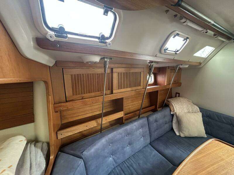 1995 Catalina 320 Study Hull