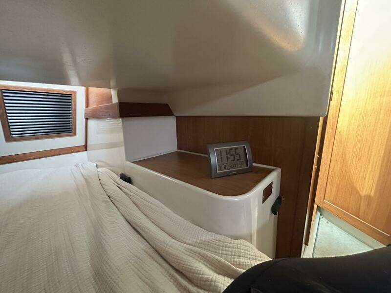 1995 Catalina 320 Study Hull