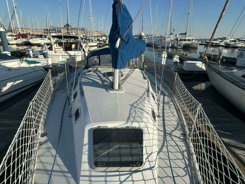 1995 Catalina 320 Study Hull
