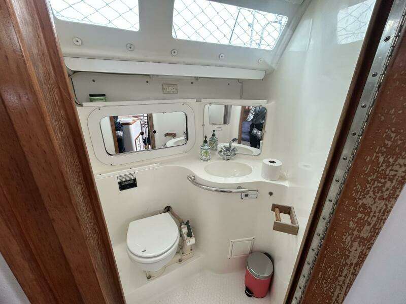 1995 Catalina 320 Study Hull