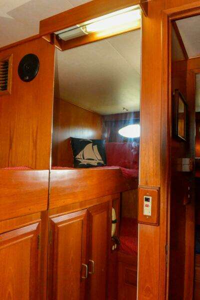 Port guest stateroom full mirror 