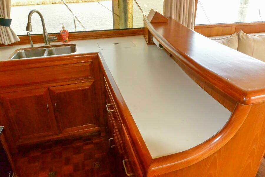 Galley breakfast counter