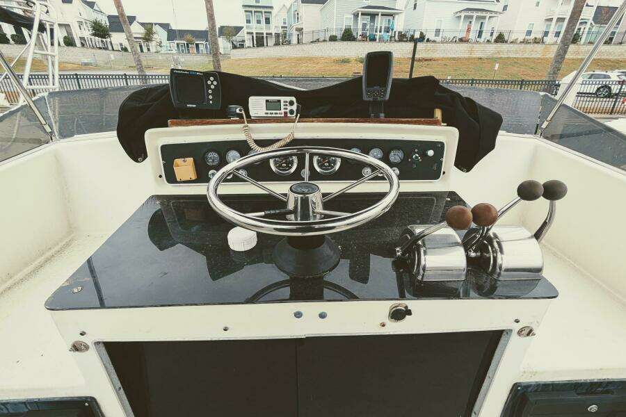 1969 Chris-Craft 35 Commander