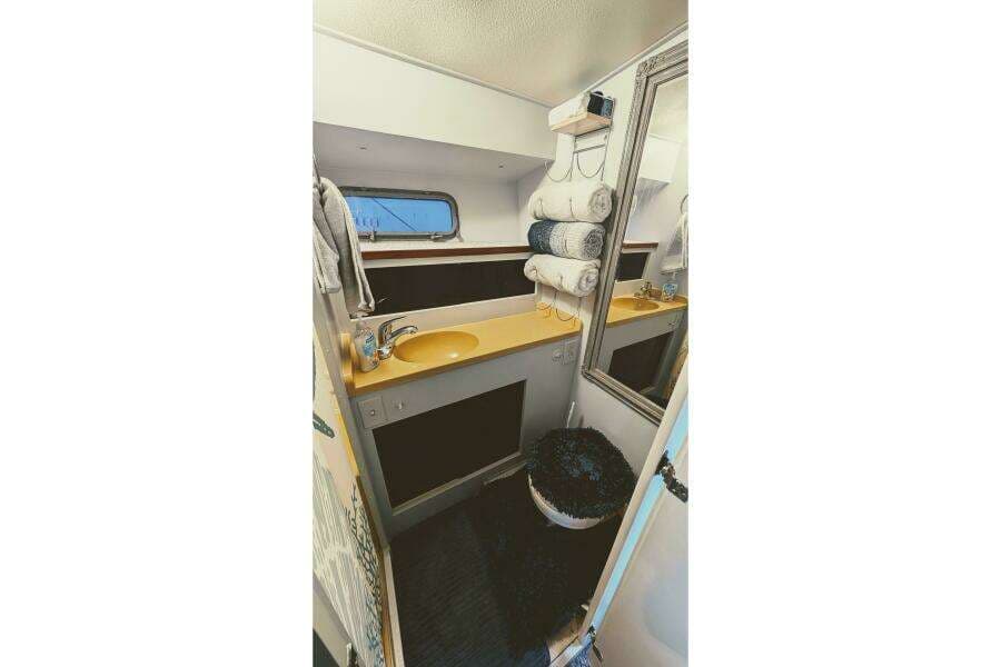 1969 Chris-Craft 35 Commander